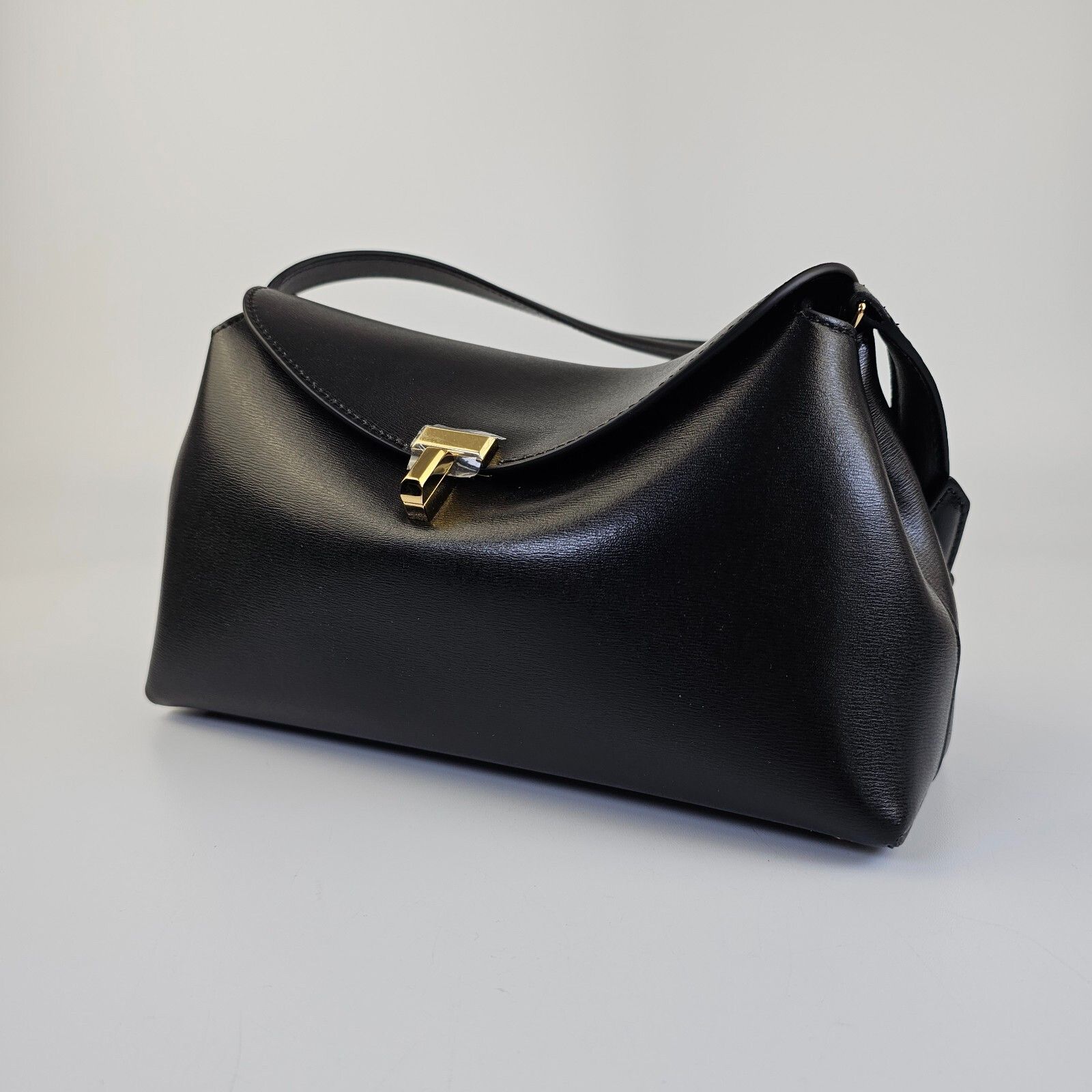 Toteme TOTEME T-Lock Black/Gold Leather Clutch New Size ONE SIZE - 4 Thumbnail