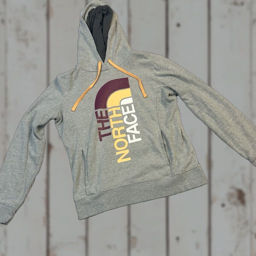 The North Face The North Face Trivert Hoodie Spell Out Women's Medium Gray Pullover Hoodie Long Sleeve Pockets Logo Outdoor Fall Winter Activewear Women Size M / US 6-8 / IT 42-44 - 1 Thumbnail
