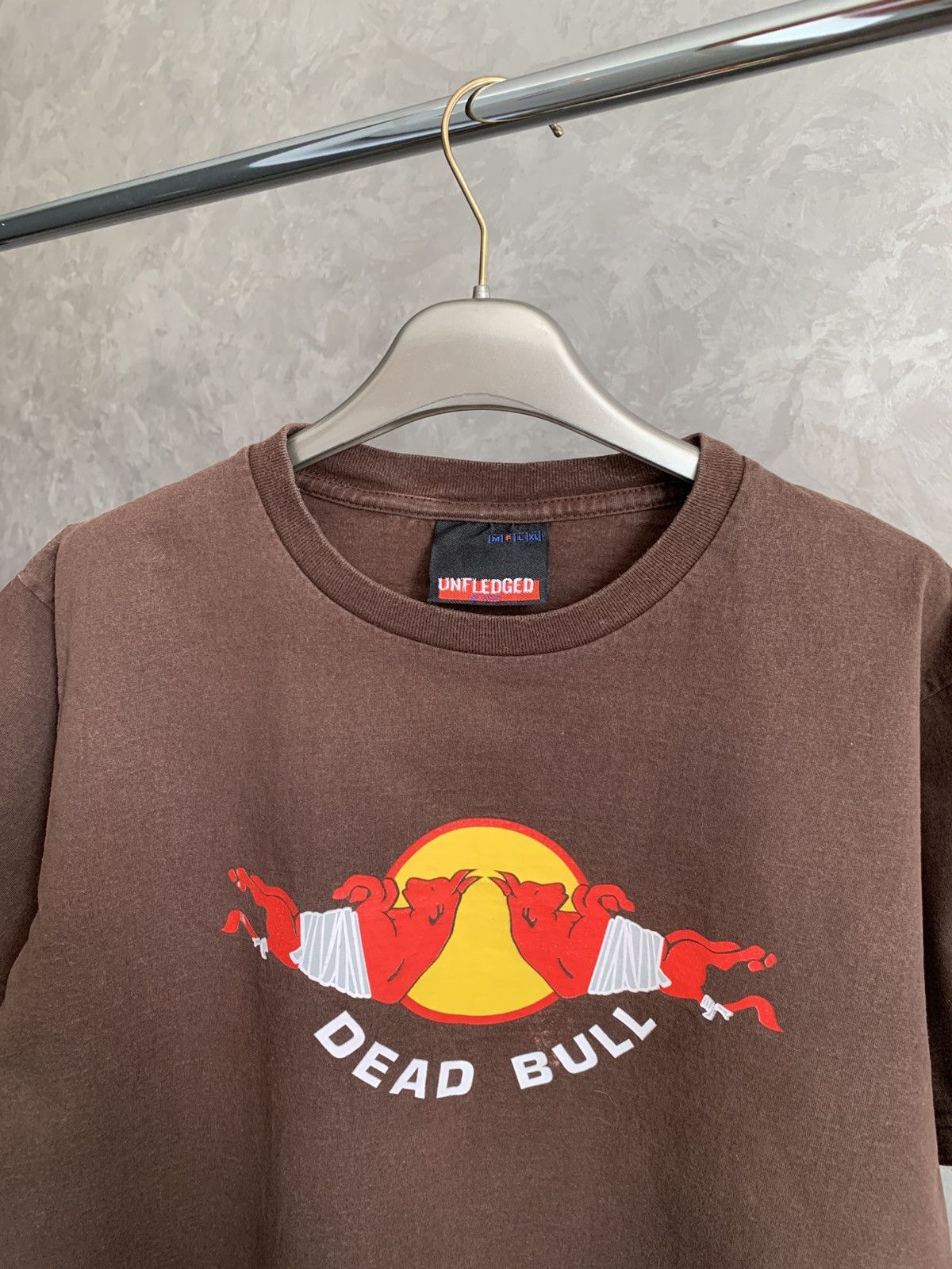 Red Bull VTG Dead Bull Red Bull Unfledged Brown Japanese T-Shirt S sz Size US S / EU 44-46 / 1 - 2 Thumbnail