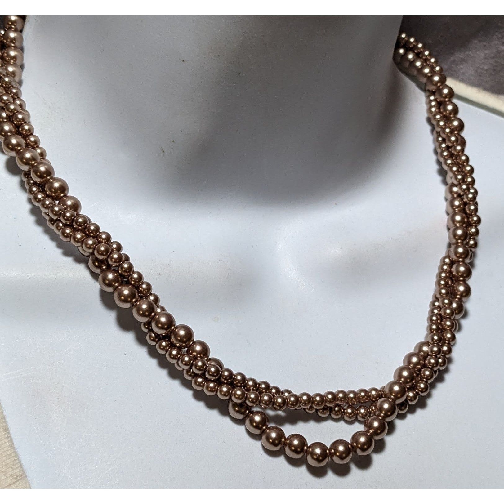 Other Retro Tan Faux Pearl Torsade Costume Necklace Size ONE SIZE - 6 Thumbnail