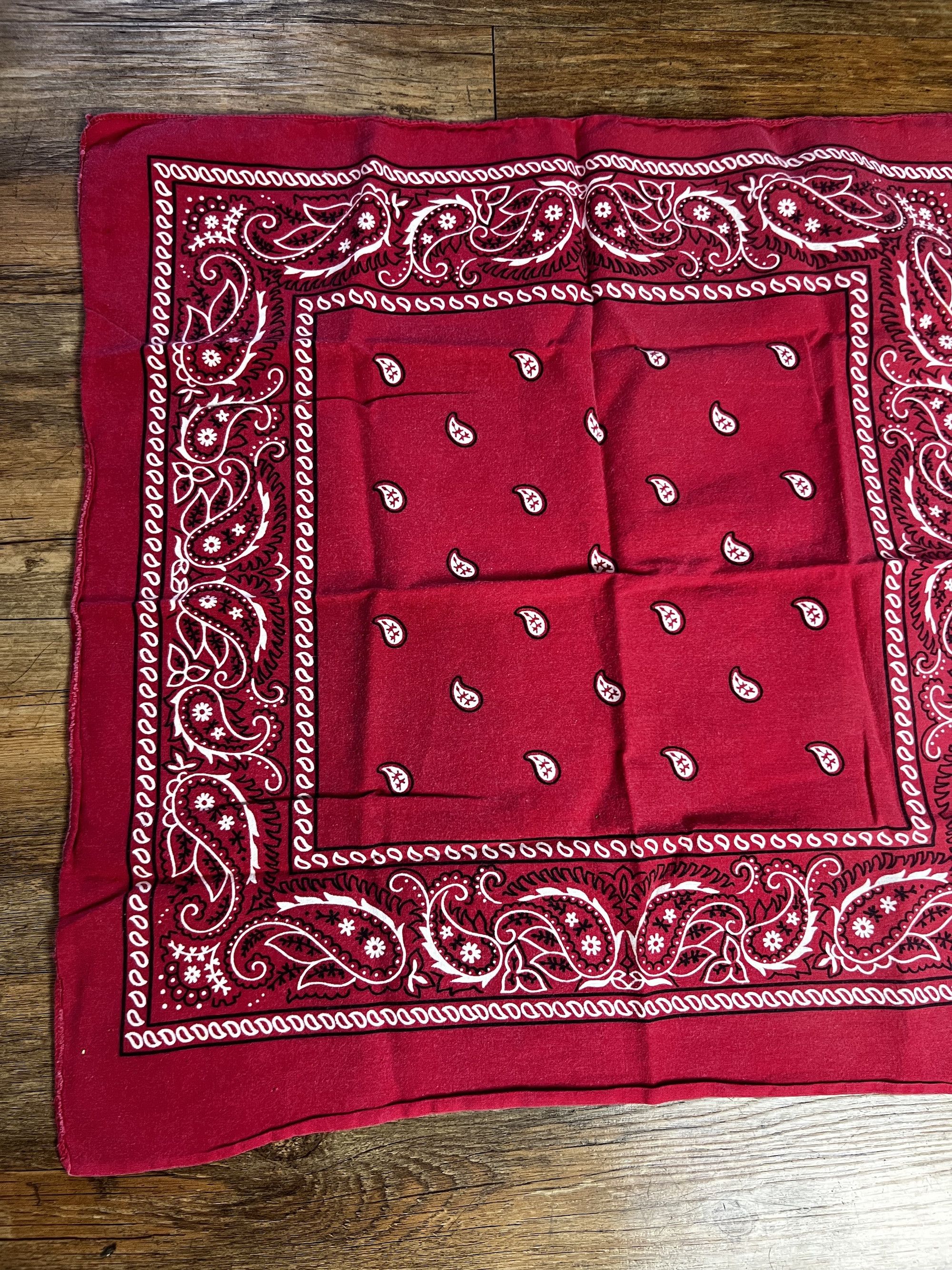Vintage Vintage All Cotton Made in USA Red Paisley Bandana RN13960 Size ONE SIZE - 3 Thumbnail