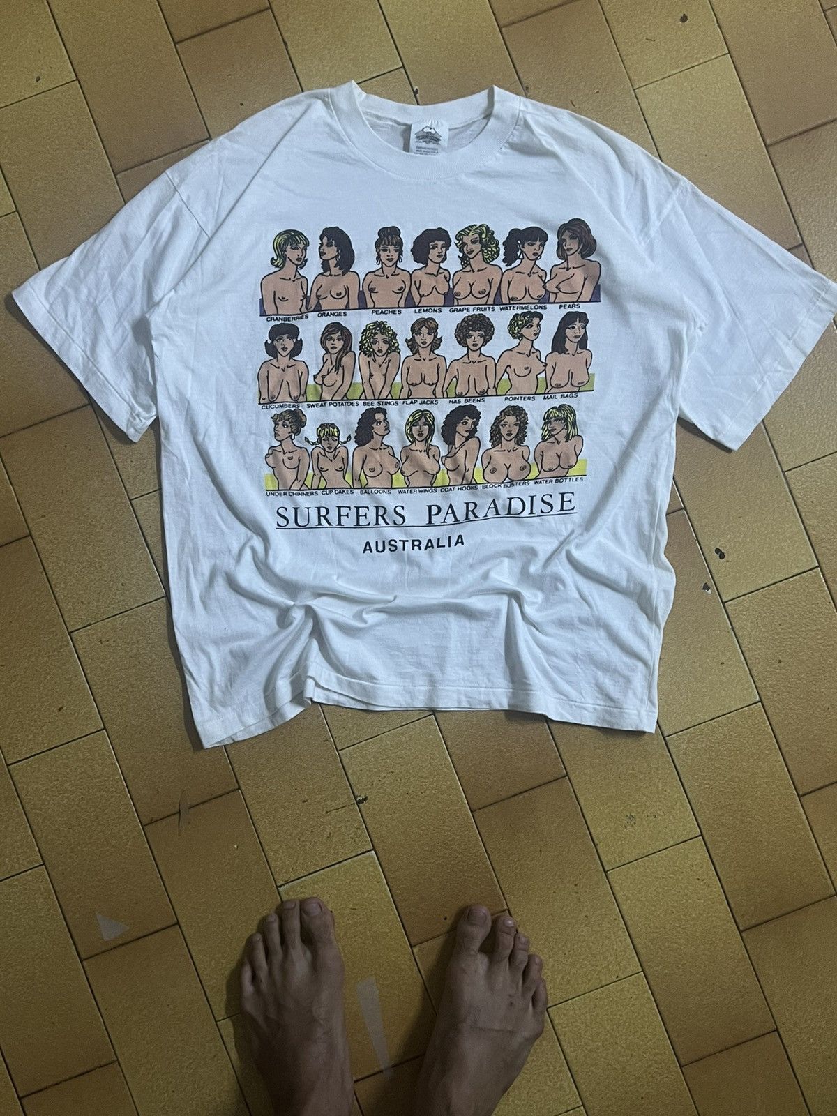 Vintage Vintage 90's Surfer Paradise Australia Boob Size L Size US L / EU 52-54 / 3 - 8 Thumbnail