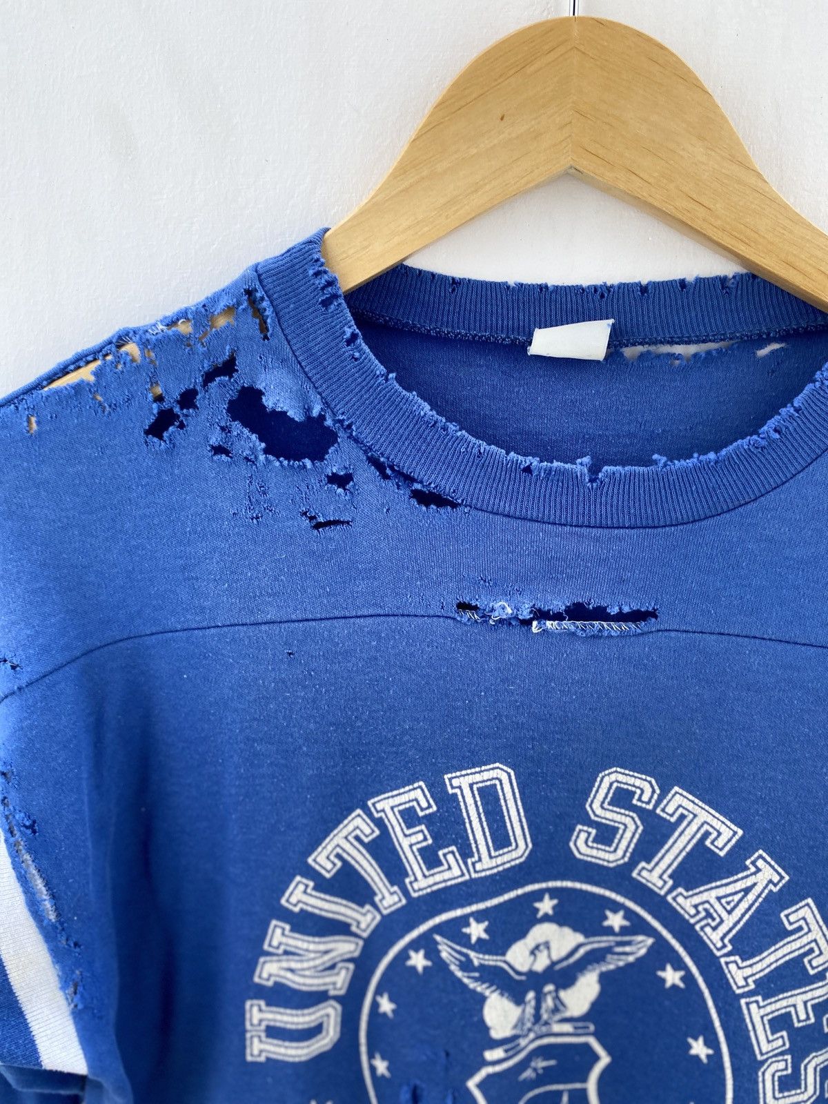 Vintage Vintage 80’s Thrashed US AIR FORCE 3/4 Sleeve Grunge Tee Size US M / EU 48-50 / 2 - 2 Thumbnail