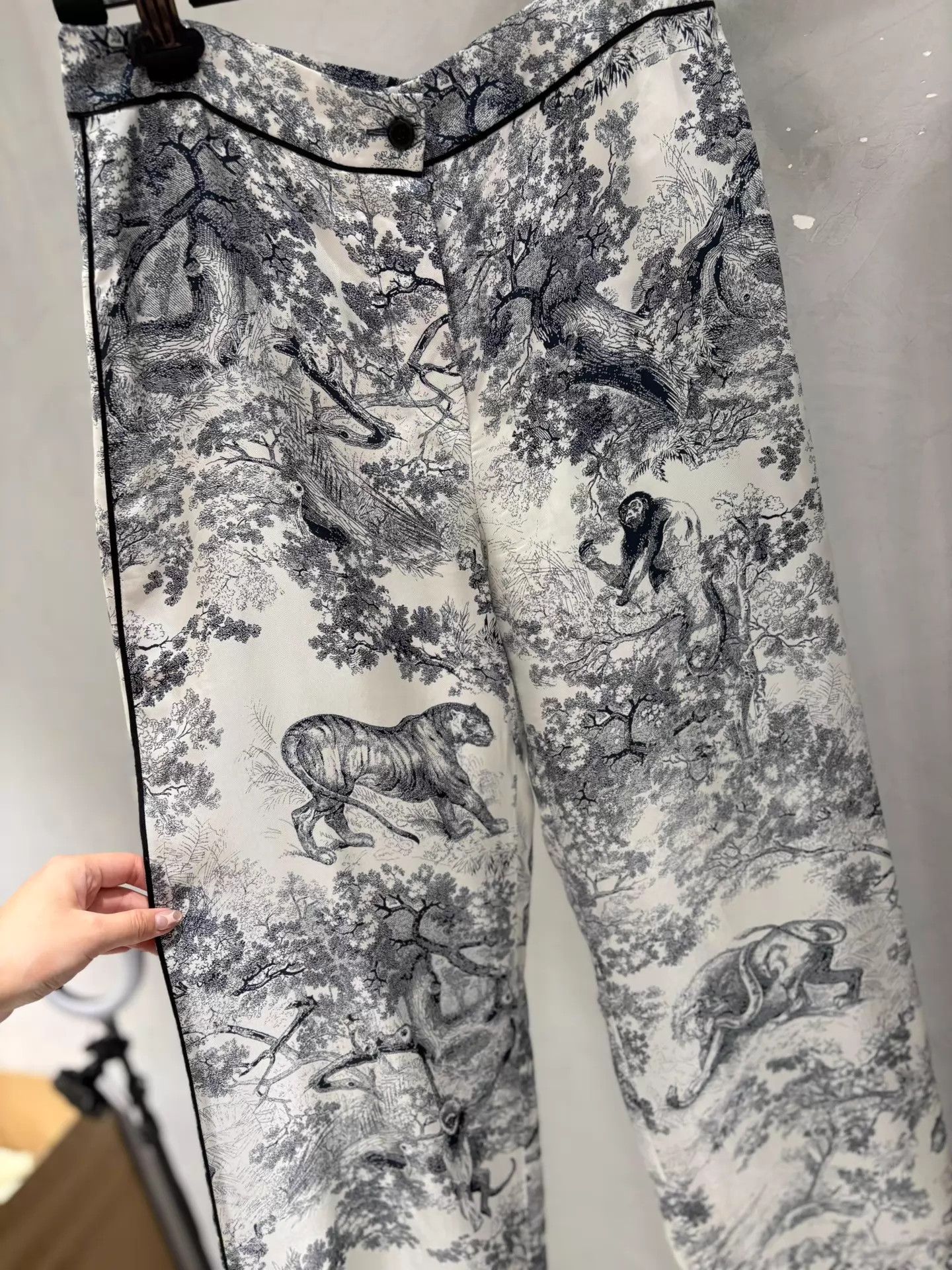 Dior Dior Jungle Ink Blue 100% Silk NOS Pants 36 Size 26" / US 2 / IT 38 - 2 Thumbnail