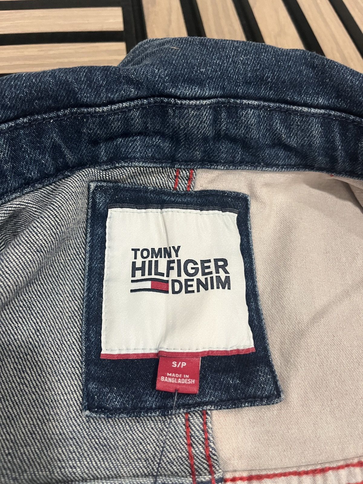 Tommy Hilfiger Vintage Tommy Hilfiger Men Red Blue Denim Button Size US S / EU 44-46 / 1 - 4 Thumbnail
