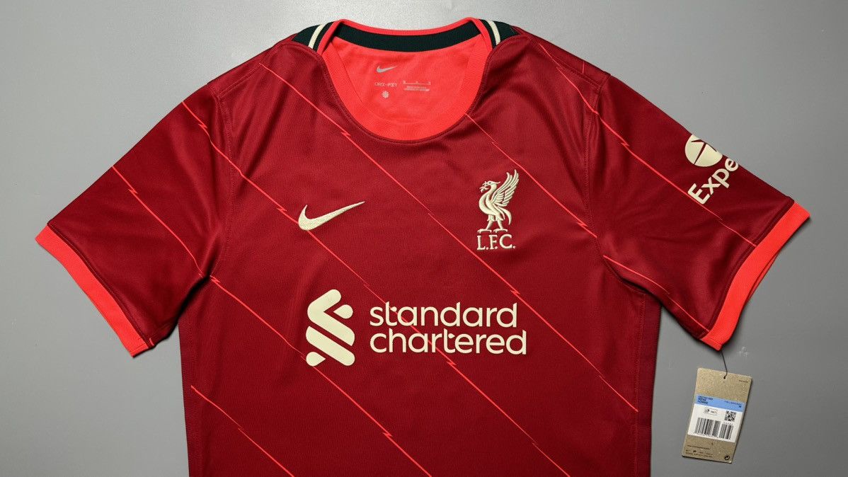 Nike LIVERPOOL NIKE 2021/2022 FOOTBALL HOME JERSEY #3 FABINHO Size US M / EU 48-50 / 2 - 3 Thumbnail