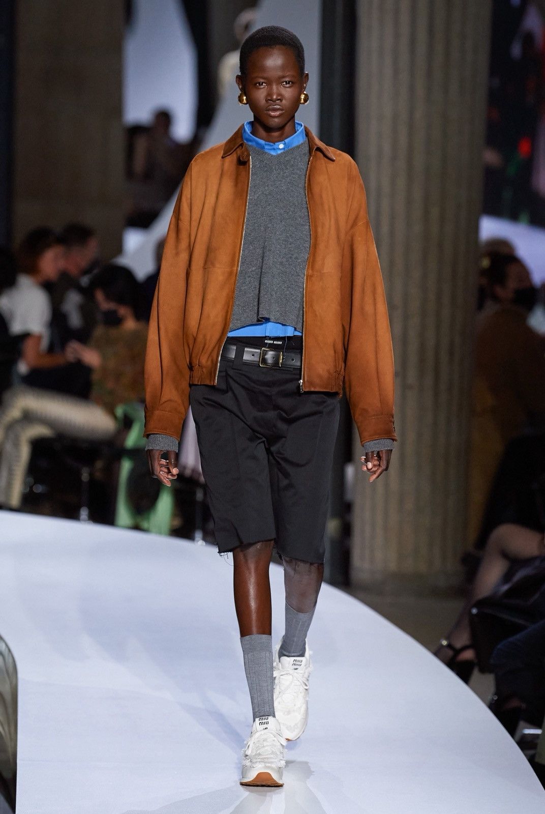 Miu Miu *NEW* MIU MIU SS2022 $1890 Cropped Logo Sweater runway wool Size M / US 6-8 / IT 42-44 - 2 Thumbnail