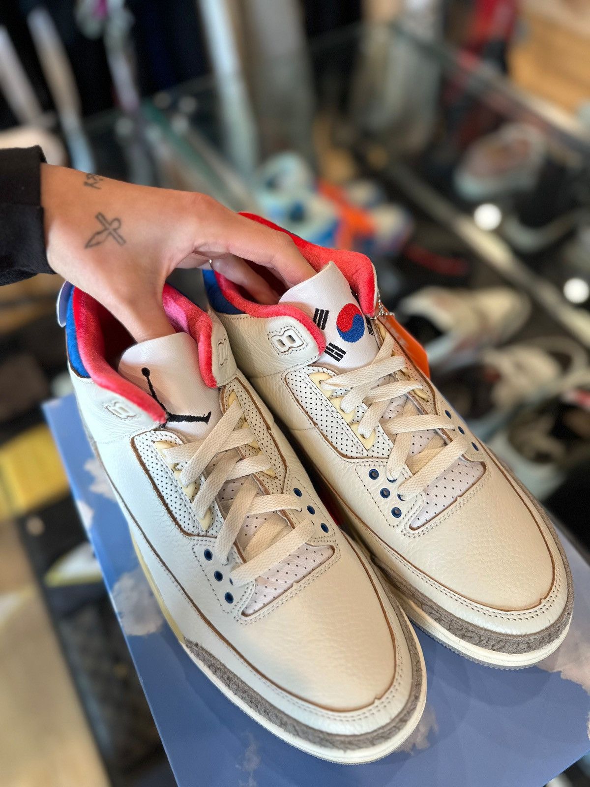 Jordan Brand Jordan 3 Retro Seoul DS OG Size US 11 / EU 44 - 2 Thumbnail