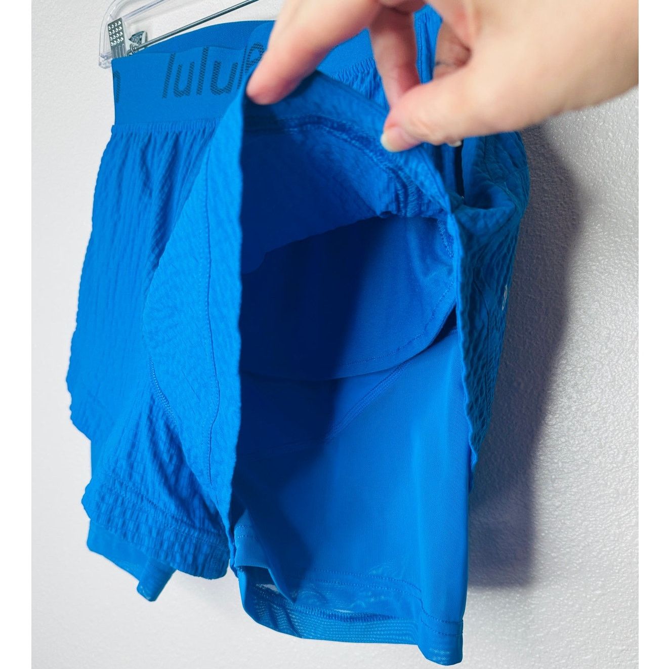 Lululemon Lululemon Blue Crinkle High Rise Short Size 4 Women's Lined Size 27" / US 4 / IT 40 - 4 Thumbnail
