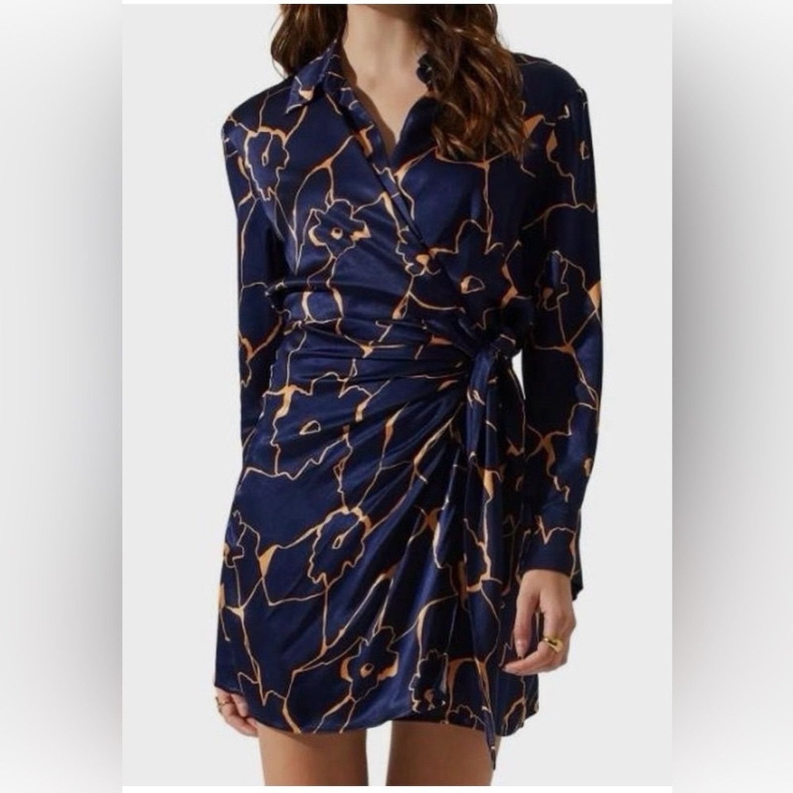 ASTR The Label NWT Astr the label Ruched Sheath Dress with long Sleeves Size S / US 4 / IT 40 - 1 Thumbnail