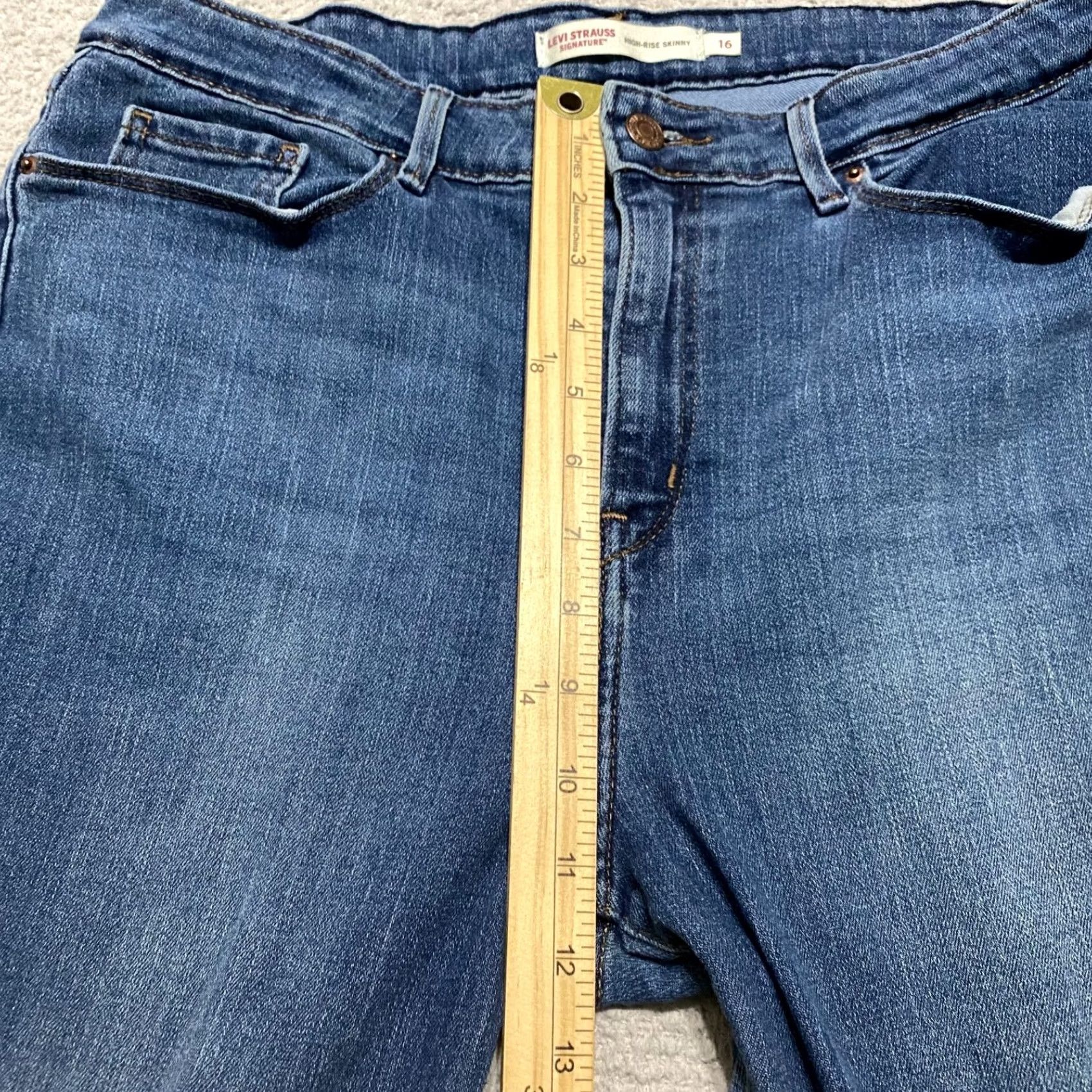 Levi's Levi's Jeans Signature Womens Jeans 16 Blue Denim Medium Wash High Rise Skinny Leg Stretch 5-Pocket Womens Size 38" / US 16 / IT 52 - 7 Thumbnail