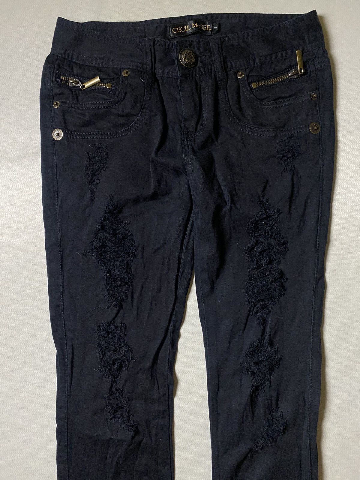 If Six Was Nine 2000s Cecil Mcbee Black Skinny Distressed With Ankle Zip Size 27" / US 4 / IT 40 - 3 Thumbnail