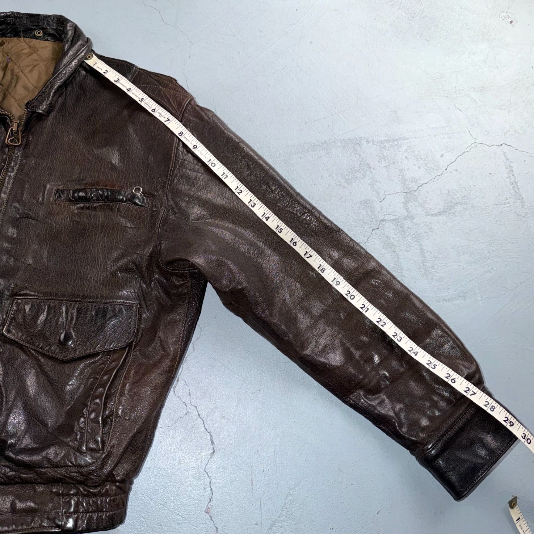 Vintage VINTAGE Flight Jacket Leather Army Men's M Brown 1960s 70s A-2 Flight Jacket Military Style USA Leather Brown Clothing Men Size M US Vintage Size US M / EU 48-50 / 2 - 6 Thumbnail