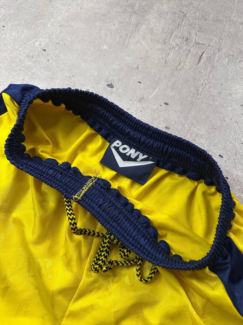 PONY × Vintage Pony FC Tottenham Vintage Soccer Shorts Team Size US 30 / EU 46 - 4 Thumbnail