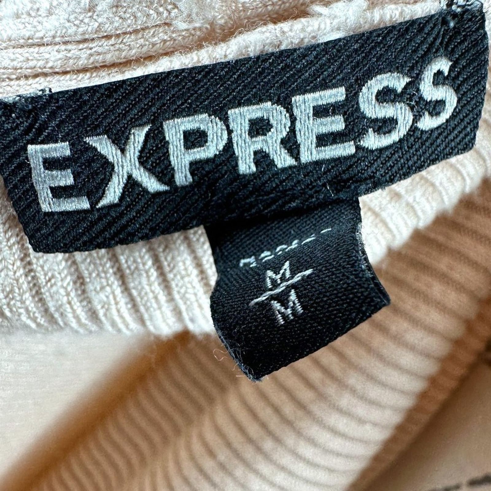 Express Express Cold Shoulder V Neck Bell Sleeve Sweater Blush M Size M / US 6-8 / IT 42-44 - 15 Thumbnail