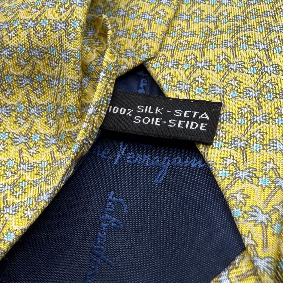 Salvatore Ferragamo Salvatore Ferragamo Silk Tie,Yellow, Made in Italy, Like New Size ONE SIZE - 5 Thumbnail