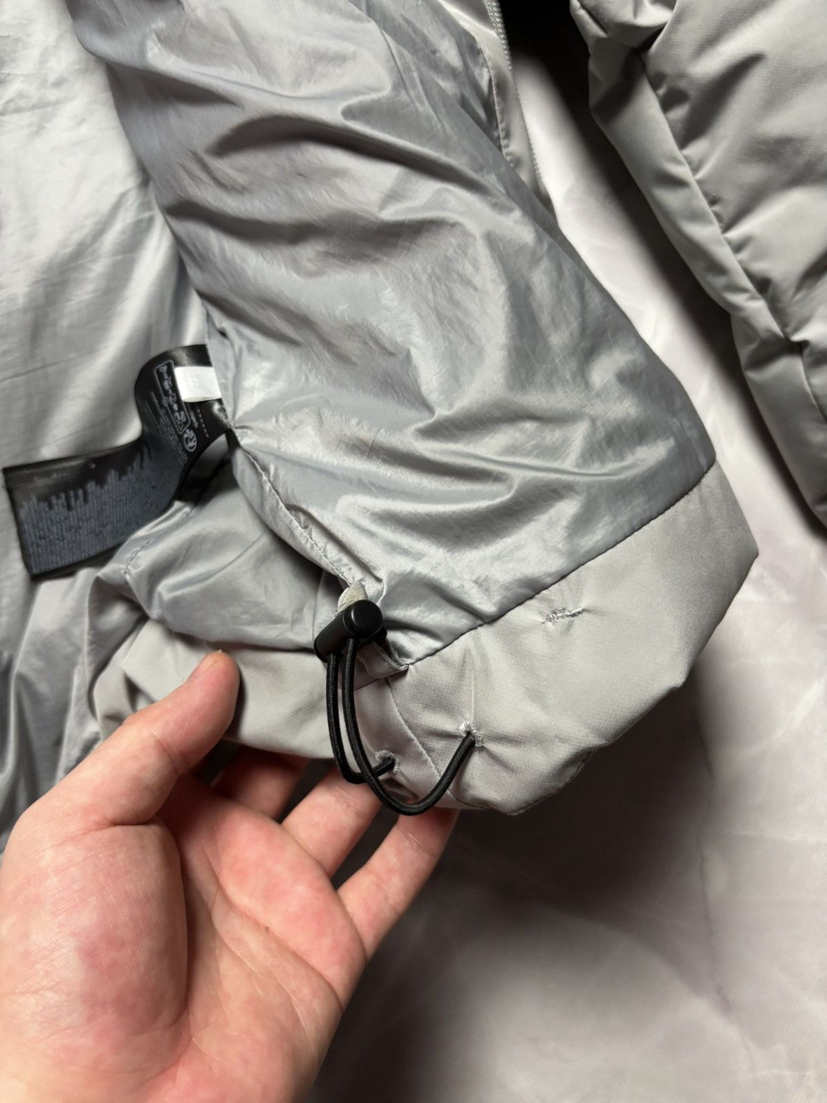 Uniqlo UNIQLO Seamless Down Parka 3D Cut Puffer Jacket Light Gray M Size US M / EU 48-50 / 2 - 17 Thumbnail