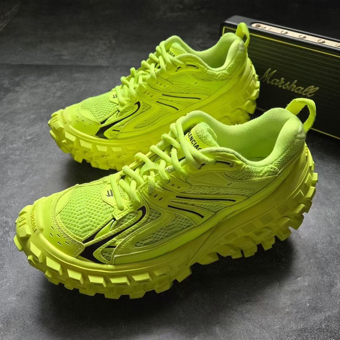 Balenciaga Balenciaga Glow Yellow Lowtop Sneakers 41 Men Size US 8.5 / EU 41-42 - 1 Thumbnail