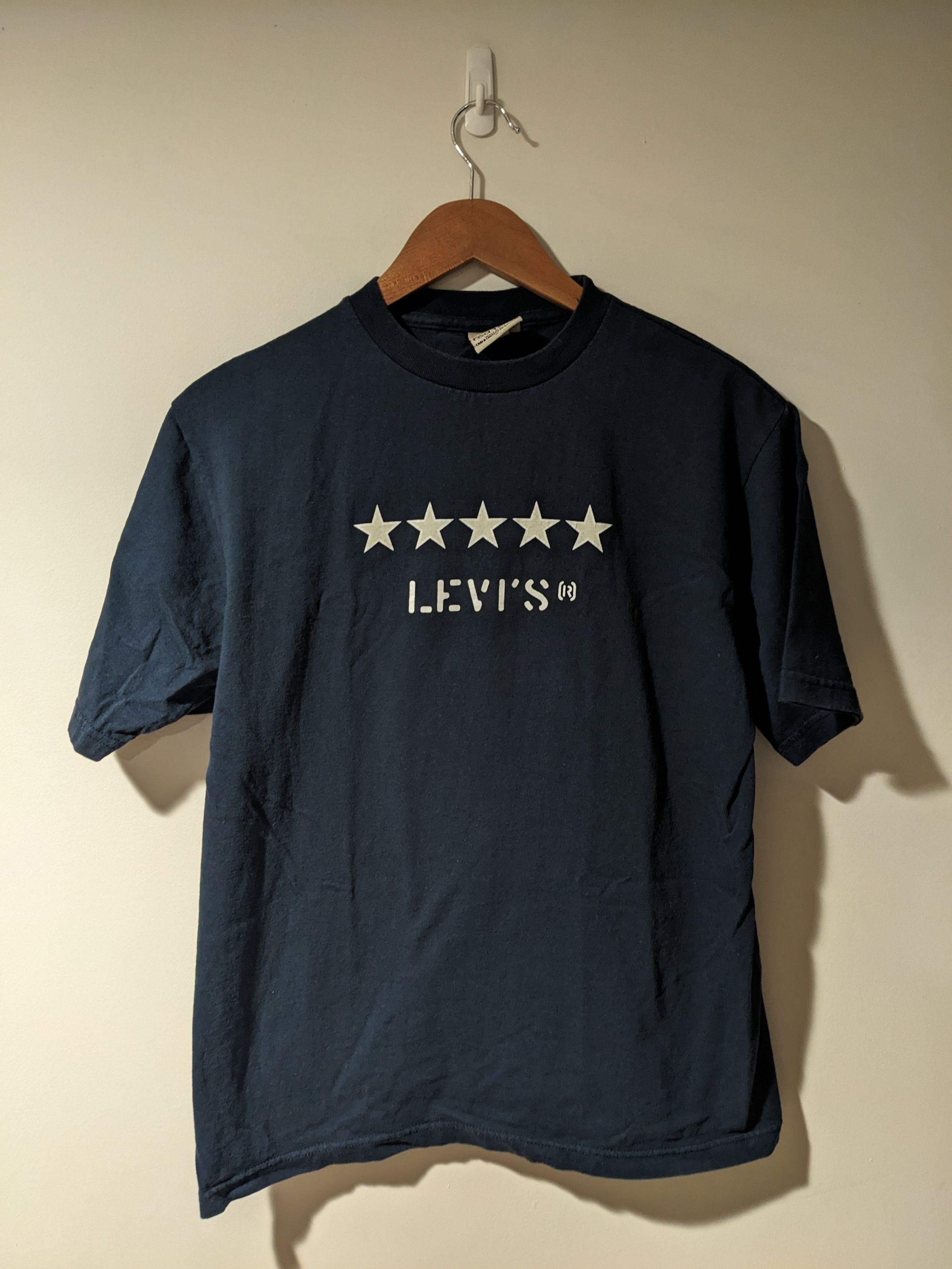 Levi's × Vintage Vintage Levi Red Tab Spell Out Logo Stars Medium T-Shirt Size US M / EU 48-50 / 2 - 1 Thumbnail