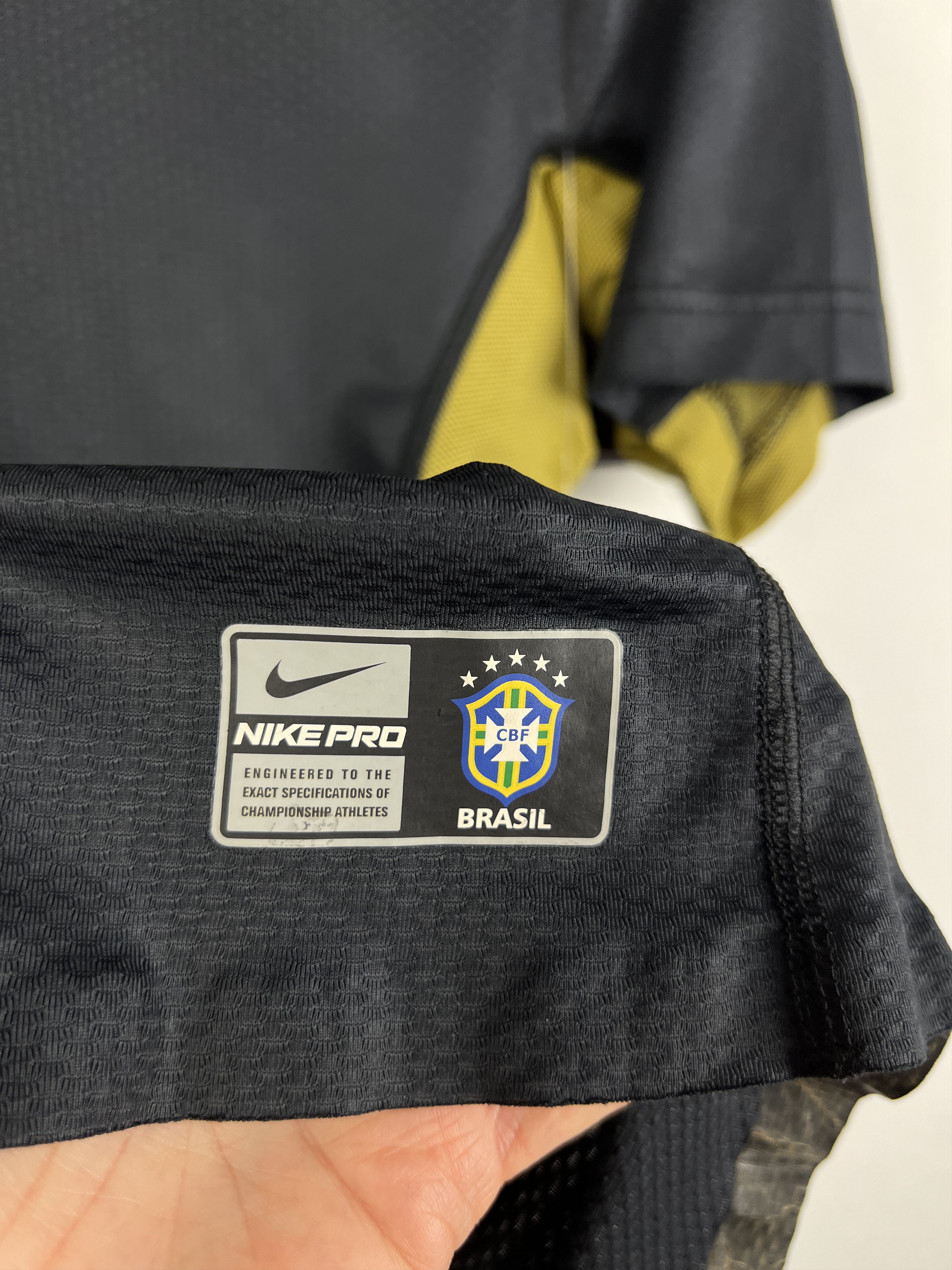 Nike Pro Brazil Football Player Compression Training Shirt Jersey Size US M / EU 48-50 / 2 - 4 Thumbnail