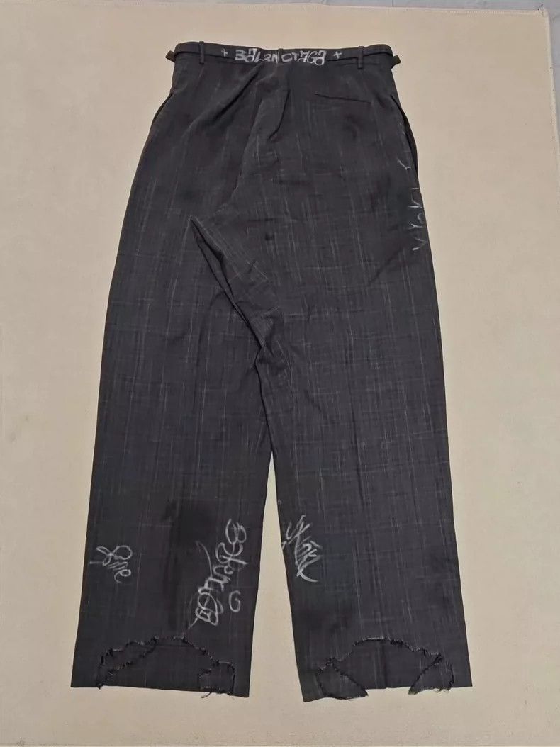 Balenciaga Balenciaga size M Plaid printed mid-rise slacks Size US 26 / EU 42 - 2 Thumbnail