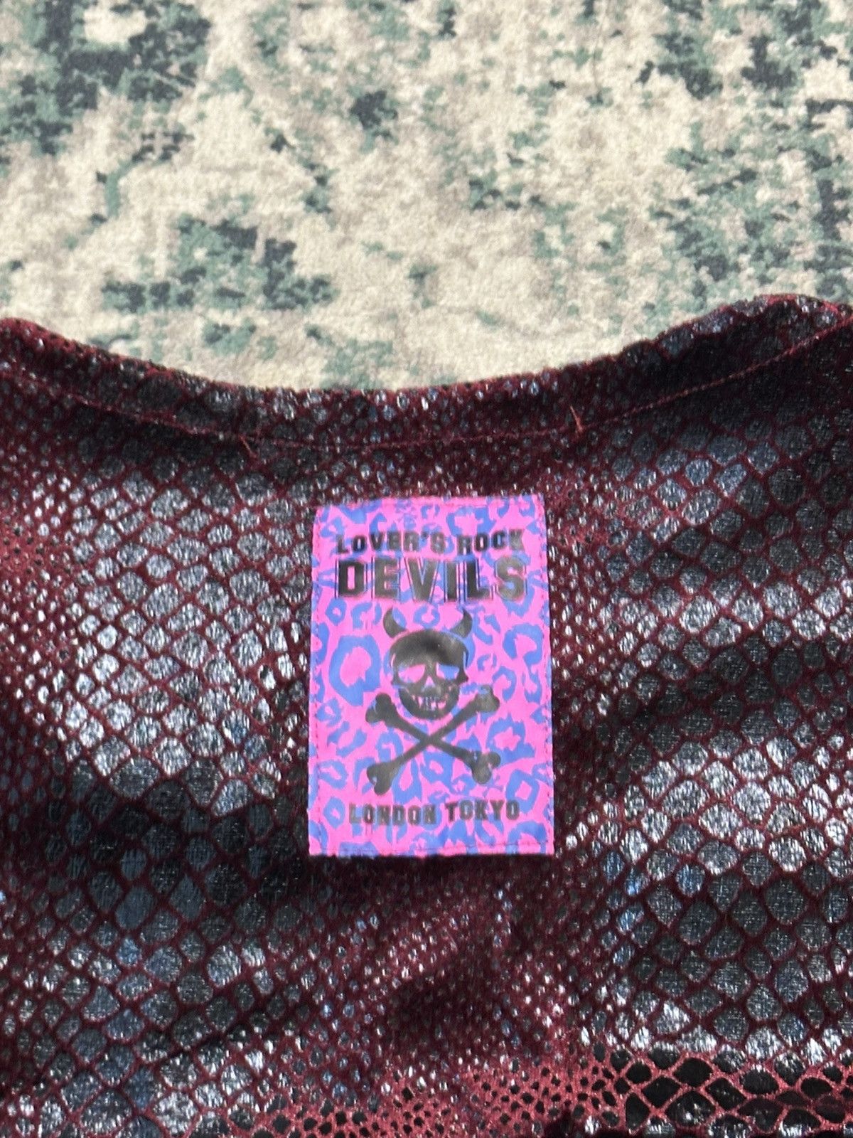 Beauty Beast 1990 - Super Lovers Japan Red Blood Snakeskin Studded Mesh T Size US M / EU 48-50 / 2 - 22 Thumbnail