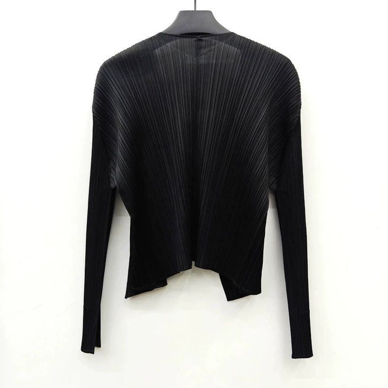 Issey Miyake Issey Miyake Black pleated cardigan Size L / US 10 / IT 46 - 2 Thumbnail