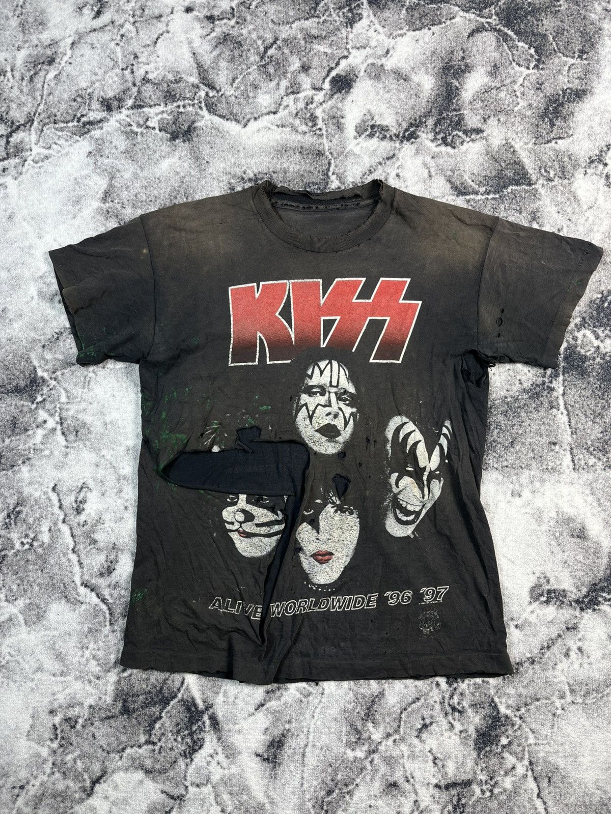 KISS KISS Alive Worldwide Tour 96 97 Distressed Faded Tee Size US XL / EU 56 / 4 - 1 Thumbnail