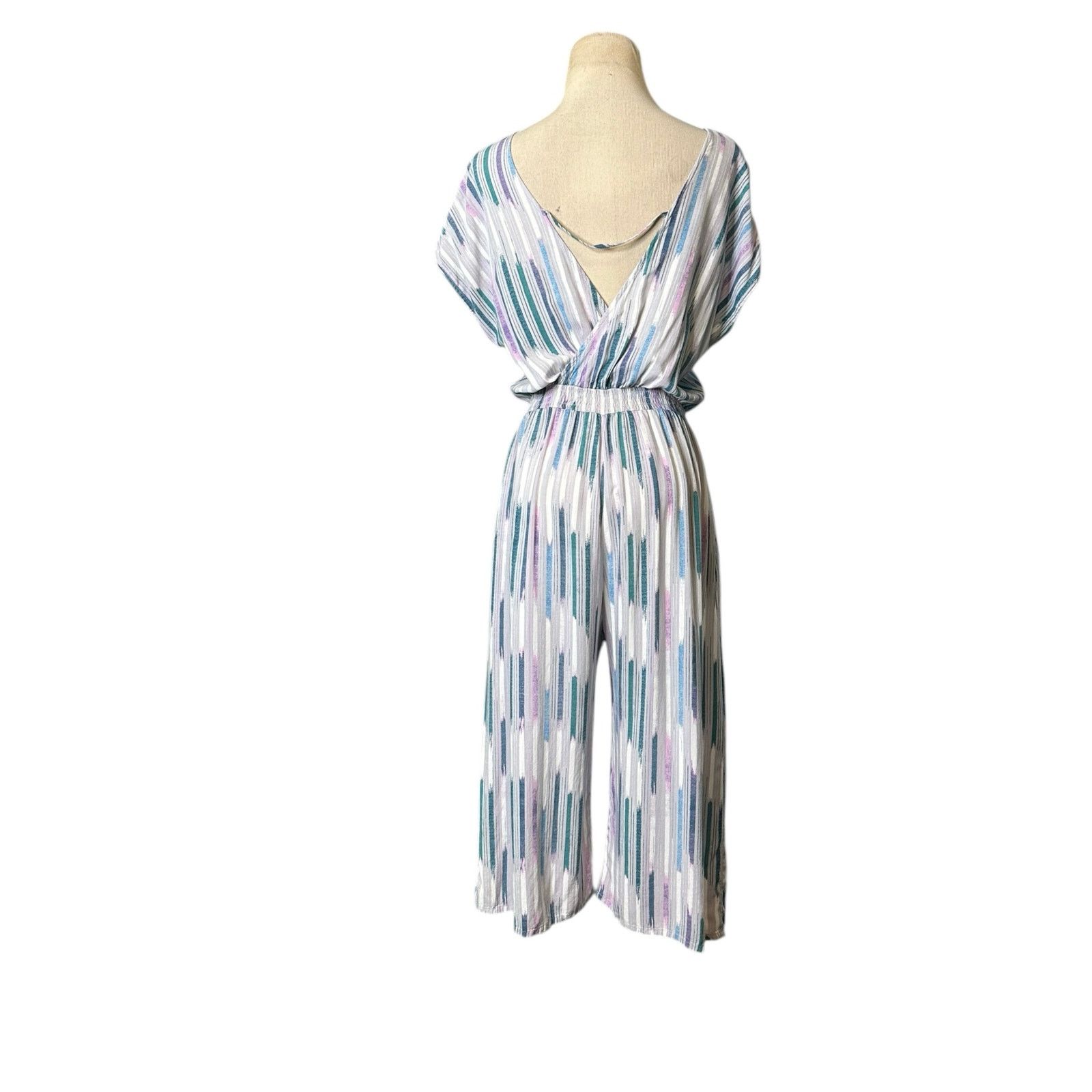 Dolce Vita Dolce Vita green pink multi stripe capri jumpsuit size XS Size 26" / US 2 / IT 38 - 12 Thumbnail