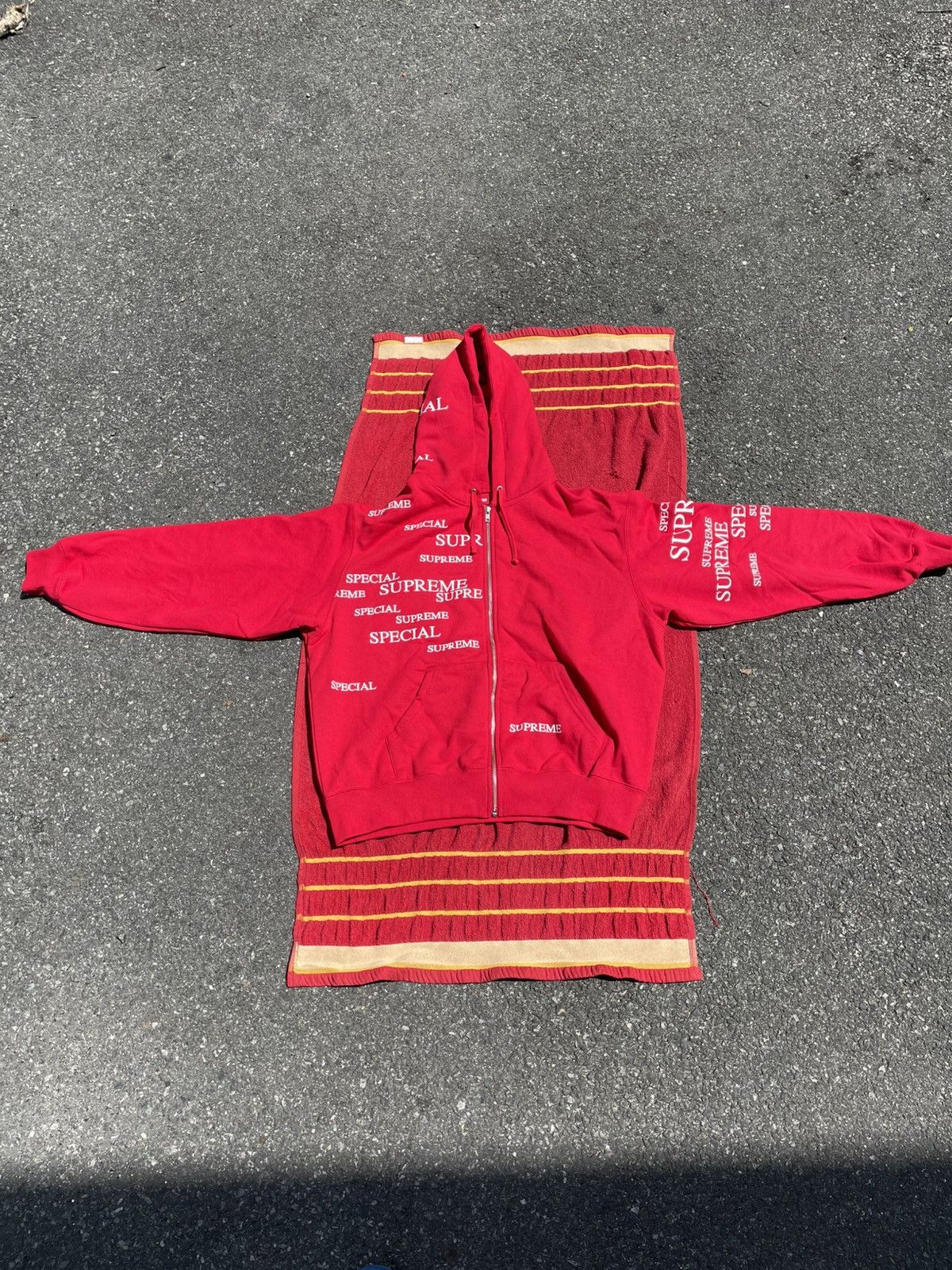 Supreme Special supreme hoodie Size US M / EU 48-50 / 2 - 1 Thumbnail