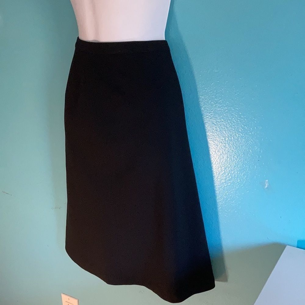 Versace Versace Vintage Classic Black Wool Skirt Size 40 Fits like 6 Size 28" / US 6 / IT 42 - 9 Thumbnail