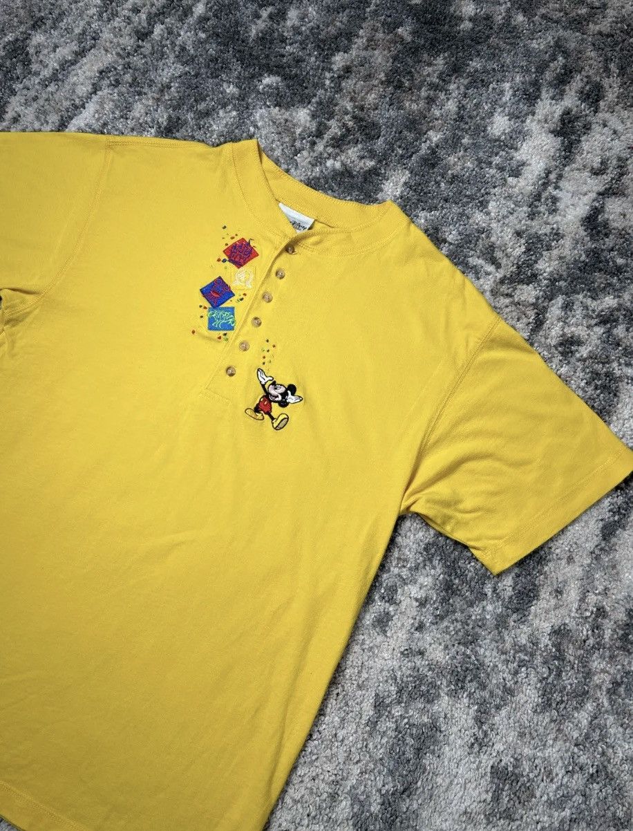 Disney × Mickey Mouse × Vintage Vintage 90’S Disney Mickey Mouse World Travel Tourist Tee M Size US M / EU 48-50 / 2 - 3 Thumbnail