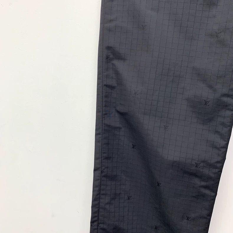 Louis Vuitton Louis Vuitton 24 black plaid logo printed cotton slacks pa Size US 44 / EU 60 - 4 Thumbnail