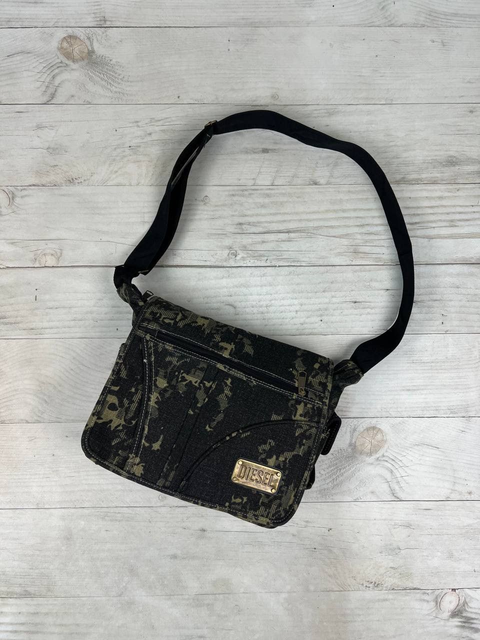 Diesel Messenger Shoulders Bag Metal Logo in Black, Men's