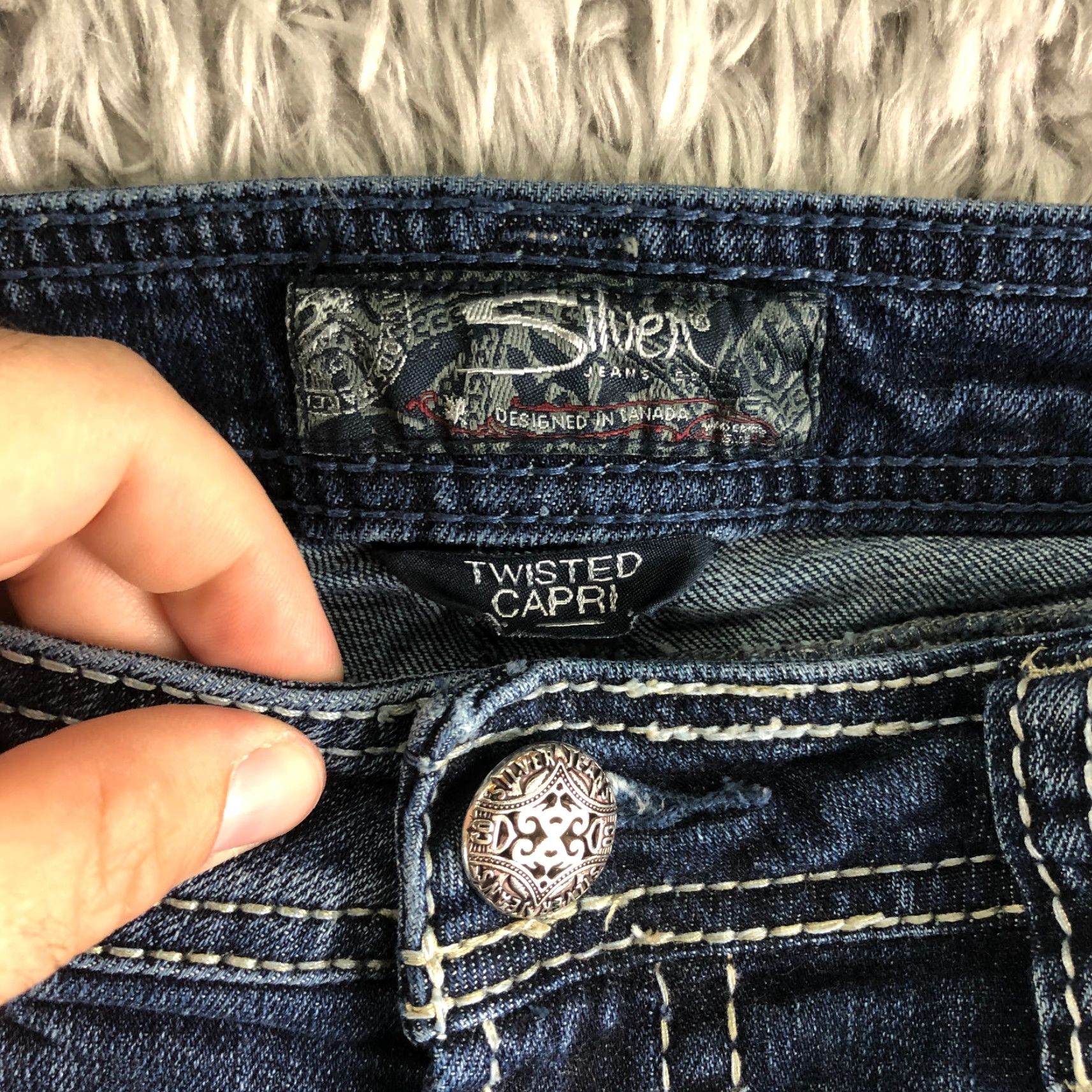 Silver Jeans Co. VINTAGE Silver Jeans Womens Twisted Capri Jeans W29 Mid Rise Dark Wash Blue Denim Capris Mens? Size 29" - 7 Thumbnail
