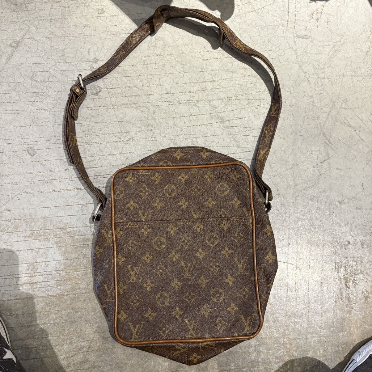 Louis Vuitton Louis Vuitton Monogram Sling Bag Size ONE SIZE - 1 Thumbnail