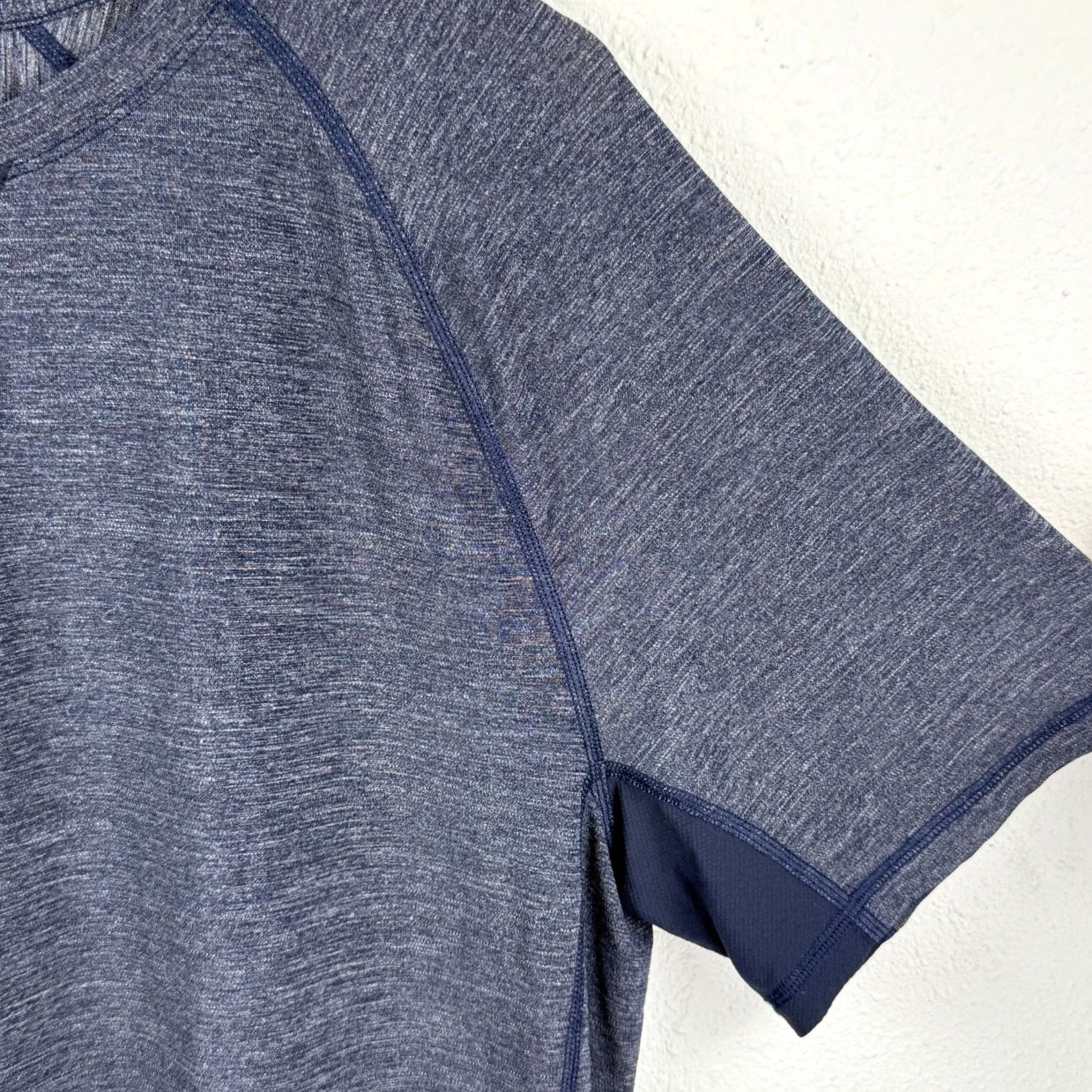 Lululemon Lululemon Metal Vent Tech Tee Men's XL Short Sleeve Shirt Top Navy Size US XL / EU 56 / 4 - 4 Thumbnail