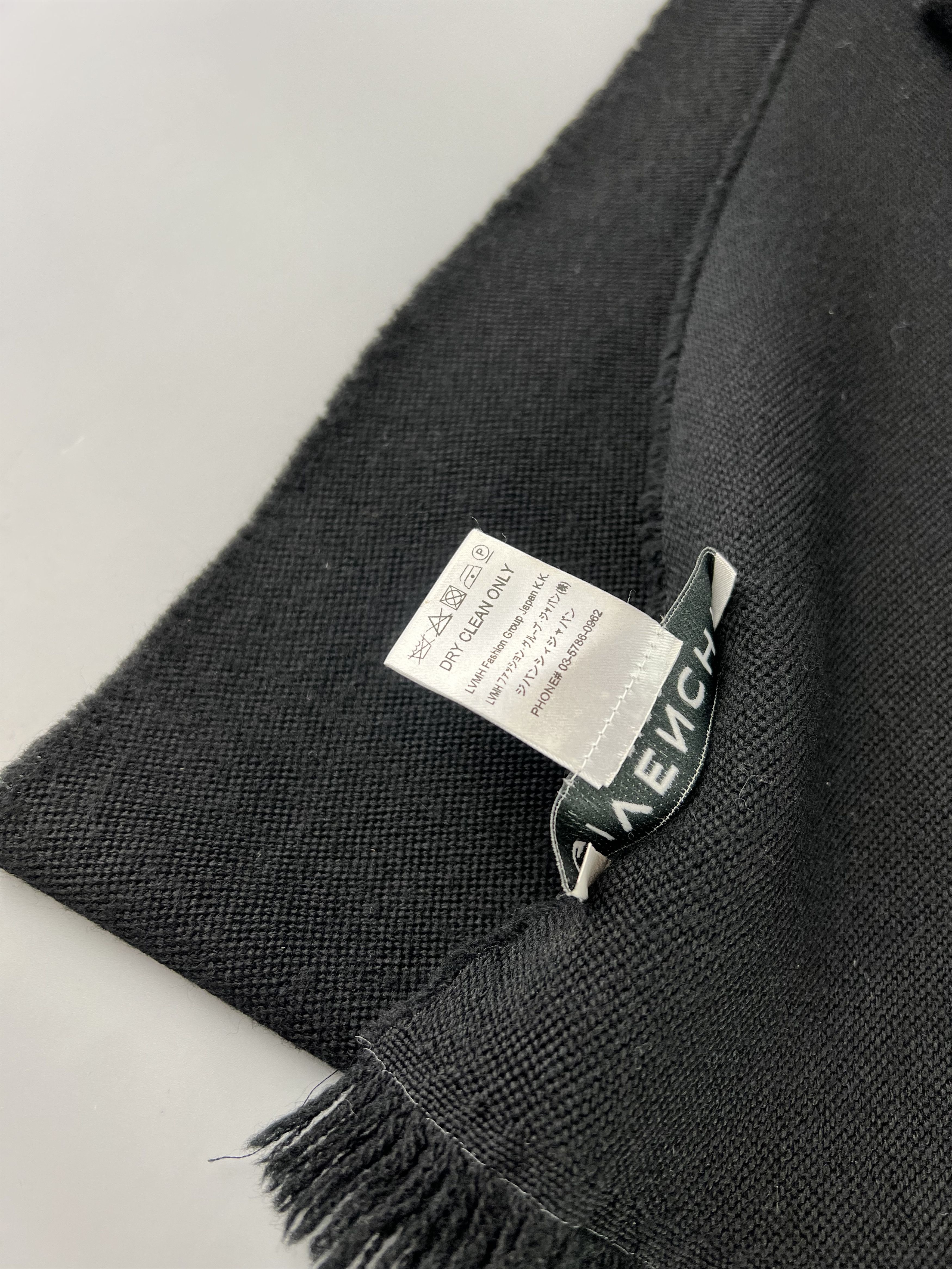 Givenchy Givenchy Embroidered Logo 100% Wool Scarf Unisex Size ONE SIZE - 3 Thumbnail