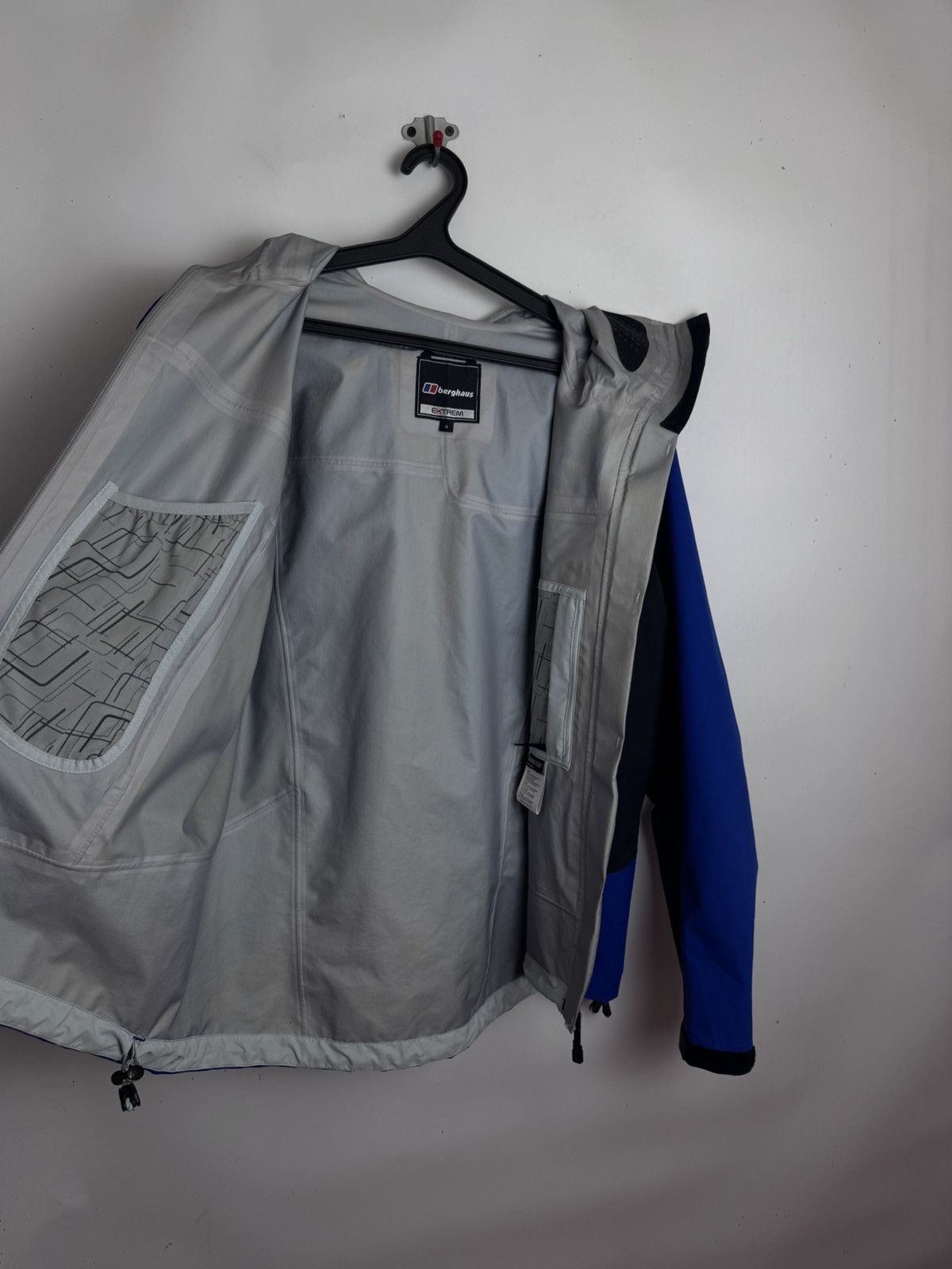 Berghaus Very Rare Berghaus Attrition II GORE-TEX® Pro Shell Size US S / EU 44-46 / 1 - 16 Thumbnail