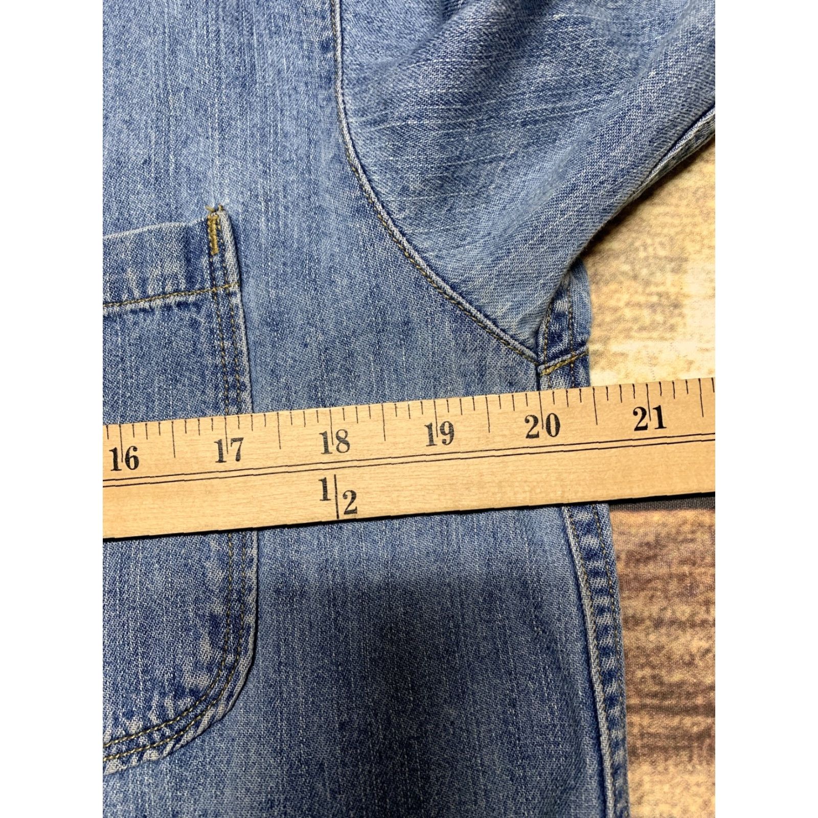 Vintage G.H. Bass Woman’s Button-Up Shirt Sky Blue Size Small 2 Front Pockets Bass Tab Womens Shirt Regular Size S / US 4 / IT 40 - 6 Thumbnail