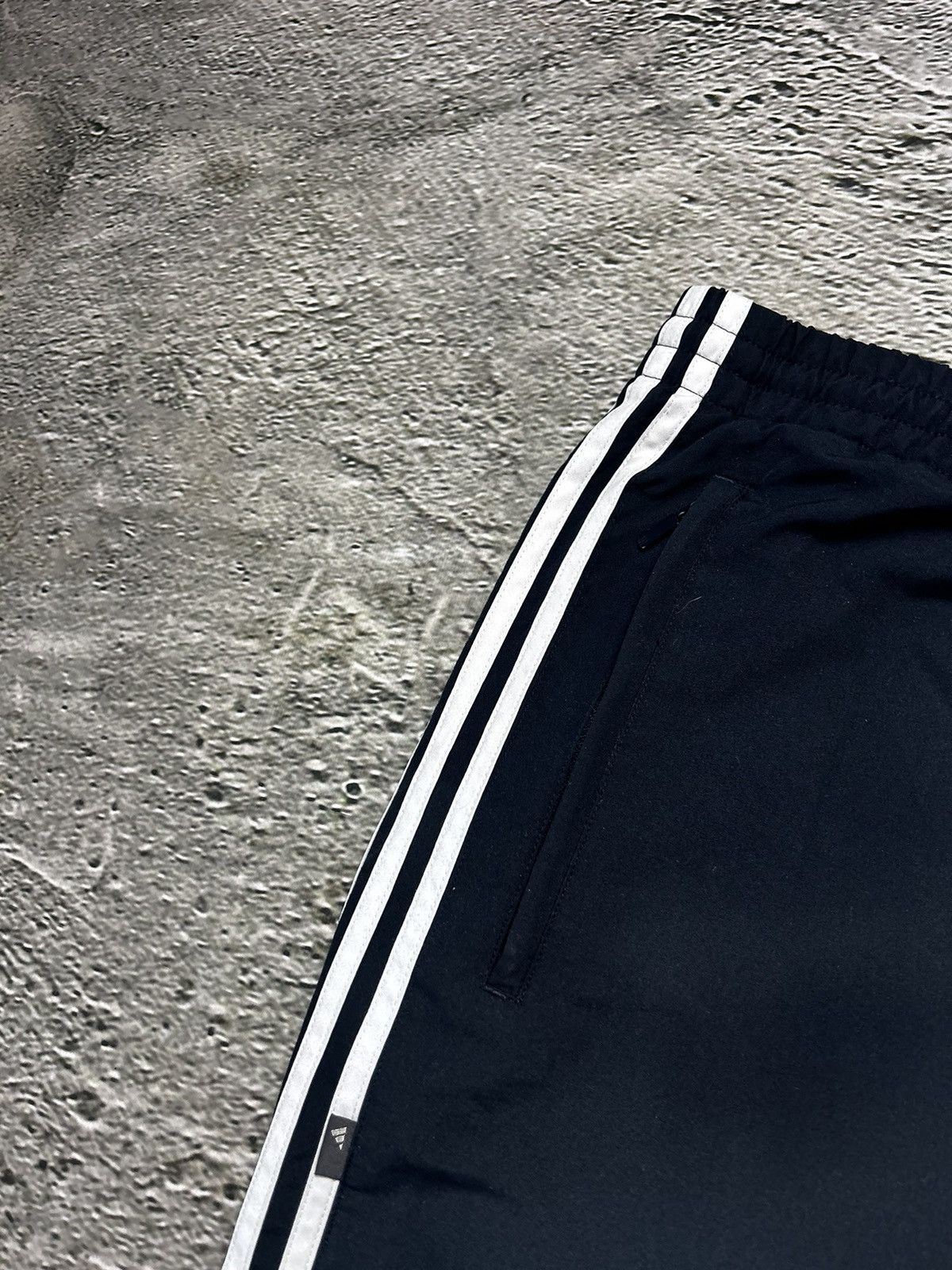 Adidas × Vintage Adidas vintage navy track pants small logo 2000s drill Y2K Size US 32 / EU 48 - 3 Thumbnail