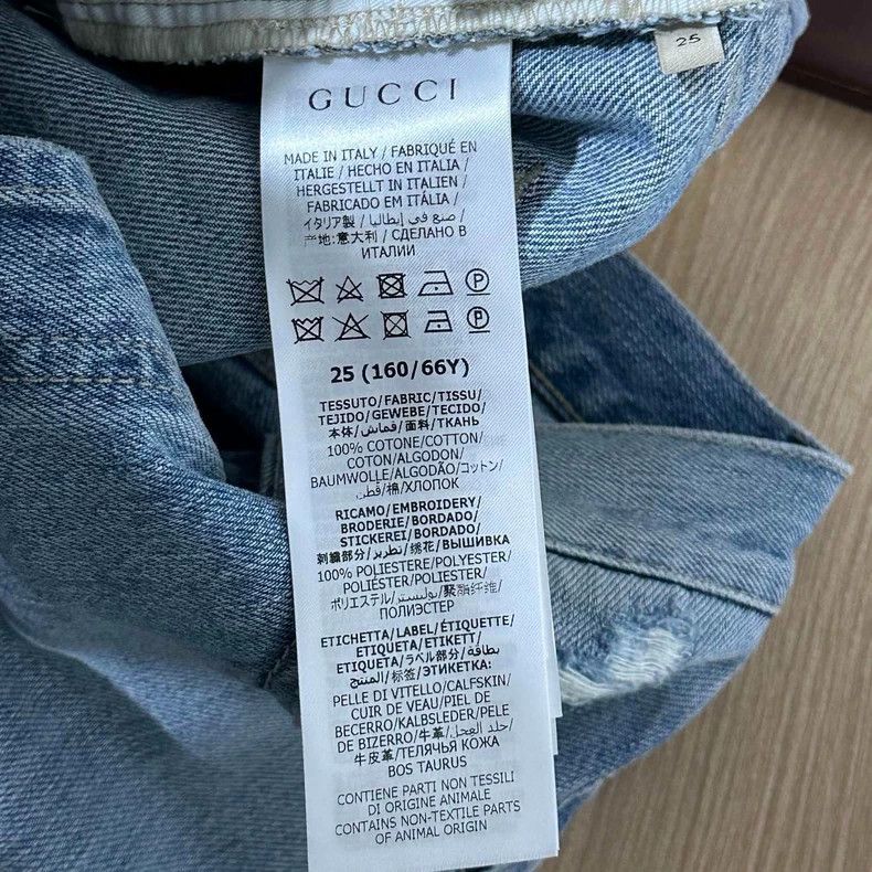Gucci Gucci Embroidered logo destroys denim shorts 2506-Nextarrow Size 25" / US 0 / IT 36 - 6 Thumbnail