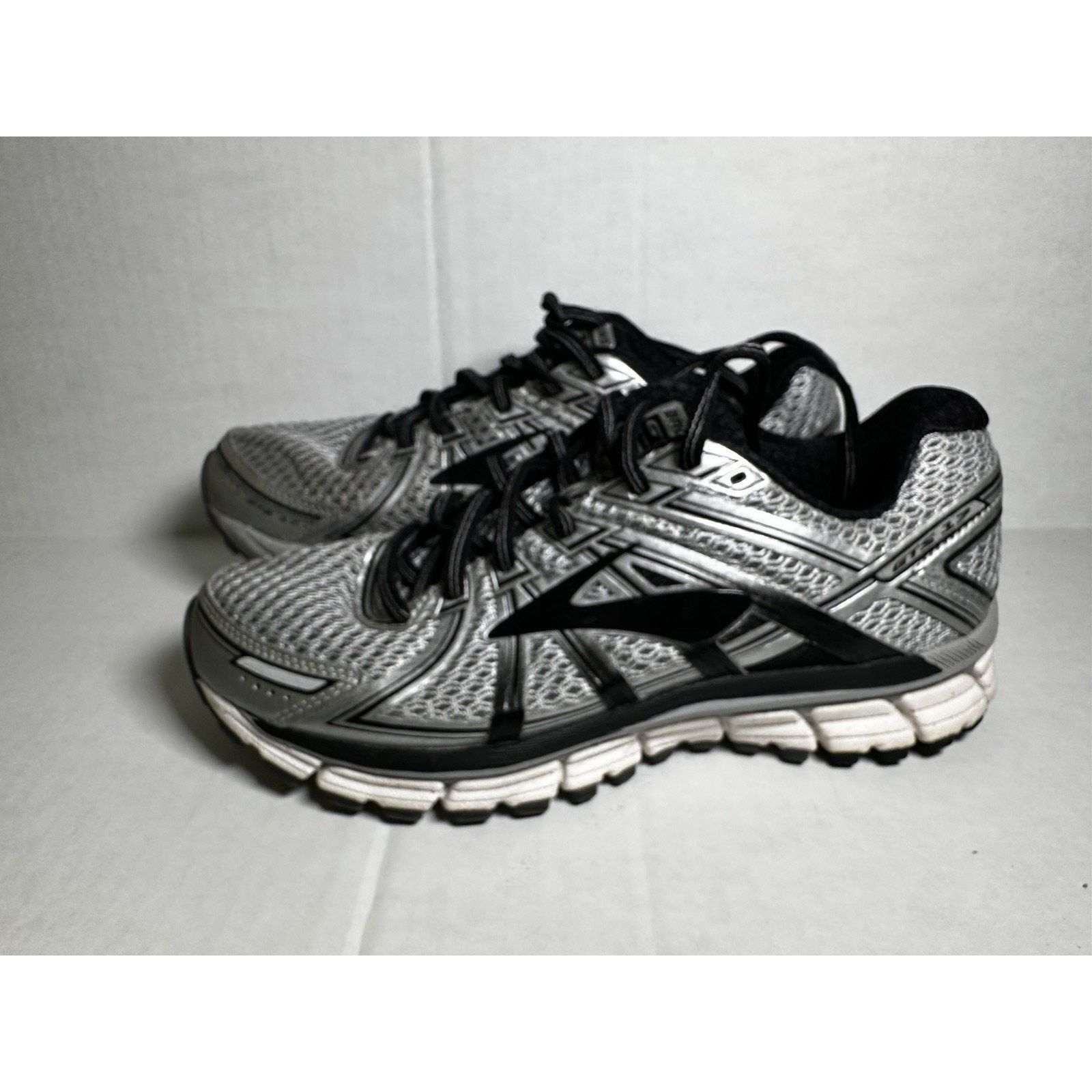 Brooks Brooks Adrenaline GTS 17 Running Shoes Sz 7-D Black/Silver Size US 7 / EU 40 - 2 Thumbnail