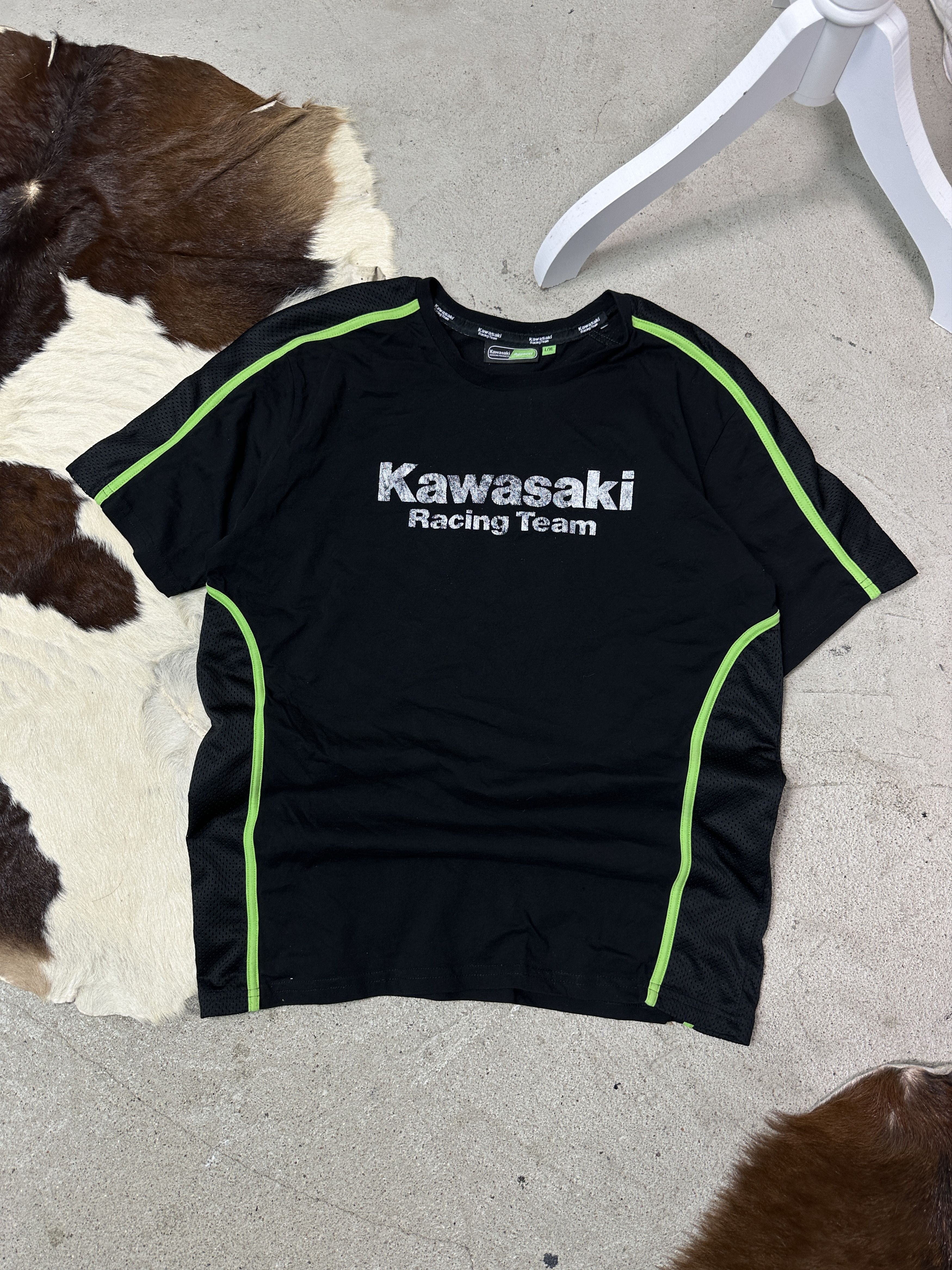 Vintage Vintage Moto Biker Racing Kawasaki Printed T-shirt Y2K Size US M / EU 48-50 / 2 - 1 Thumbnail