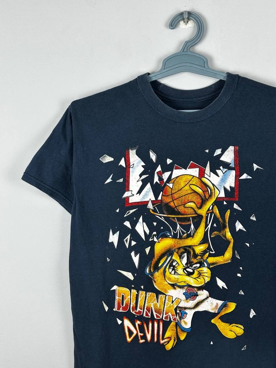 Vintage 90s Looney Tunes Taz Toones Squad NBA T Shirt Size US M / EU 48-50 / 2 - 3 Thumbnail
