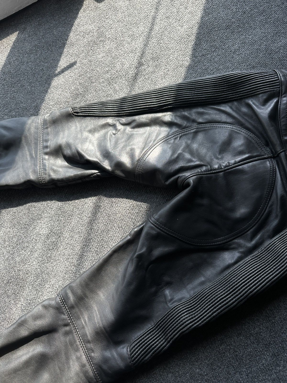 Leather 🚨Vintage leather pants motorcycles Black LUXURY Y2K Size 25" / US 0 / IT 36 - 14 Thumbnail