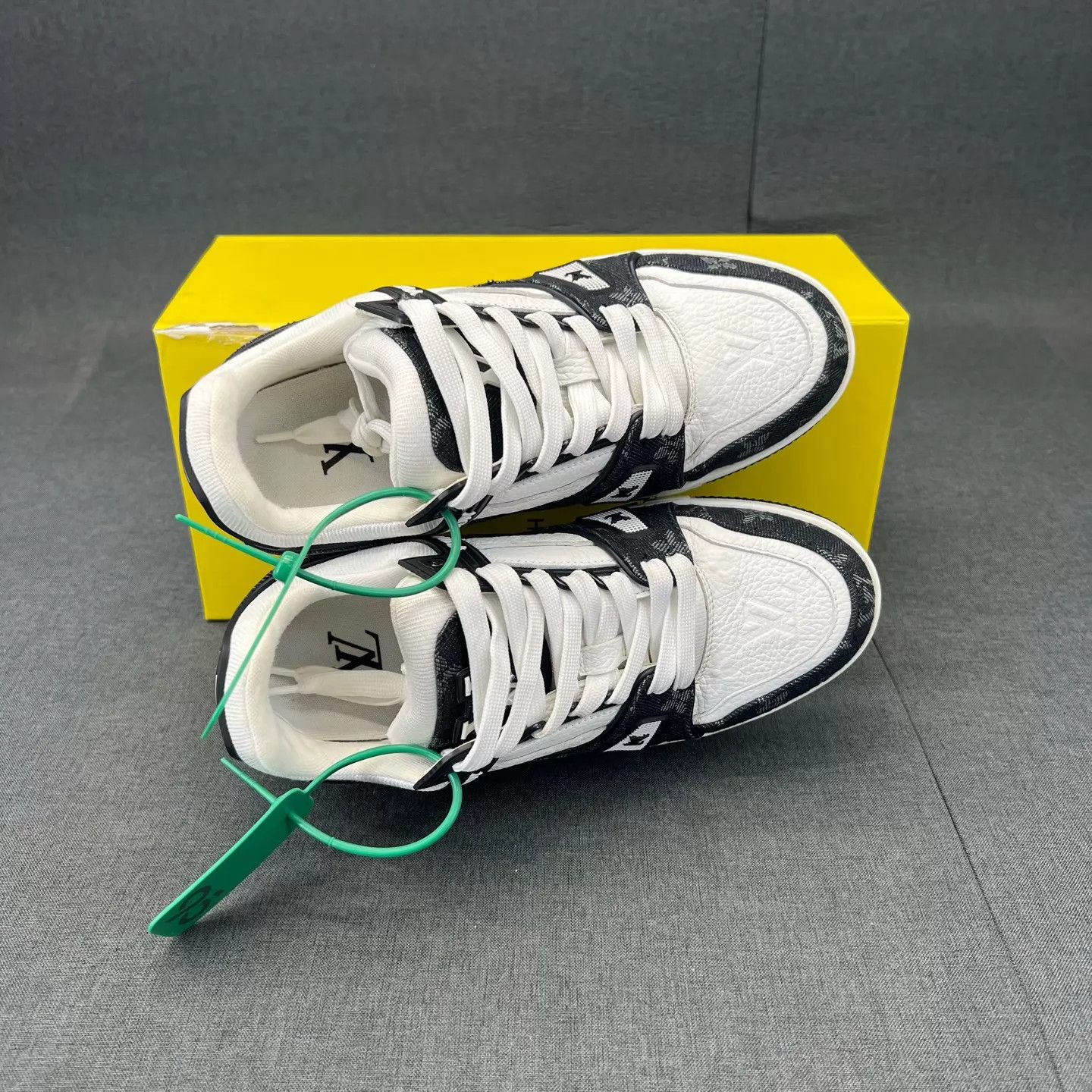 Louis Vuitton LV Trainer Black & White Denim 37.5 Like New Size US 7 / IT 37 - 5 Thumbnail