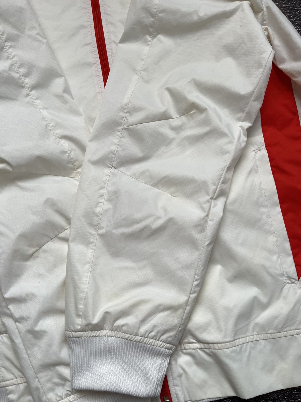 Puma Rare Puma Ferrari Racing Hooded Light Jacket White Size XL Size US XL / EU 56 / 4 - 12 Thumbnail