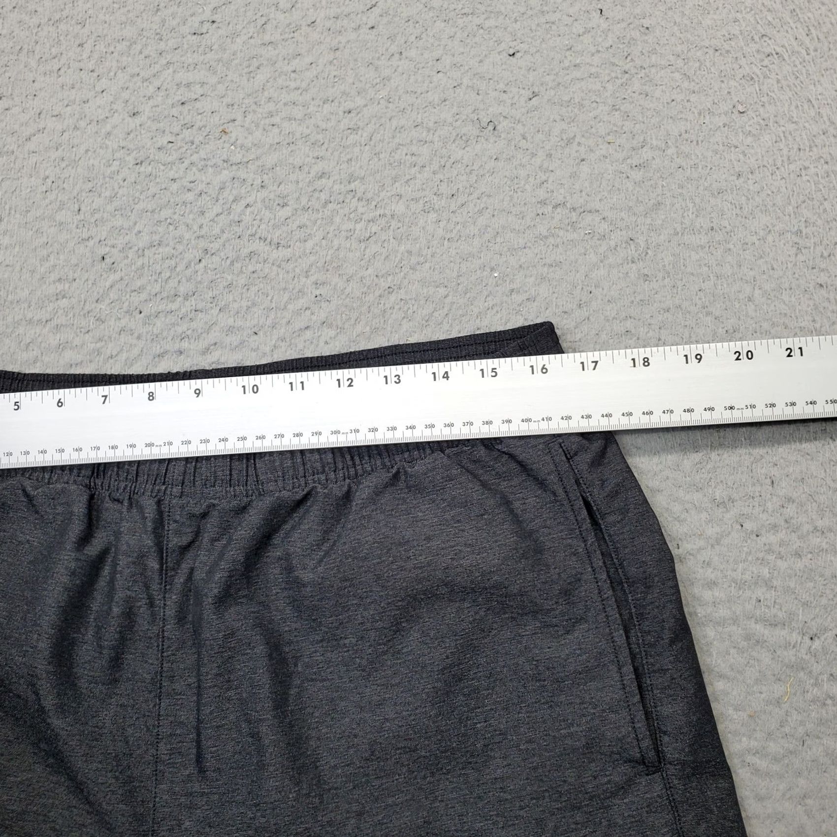 Rhone Rhone Mens Running Shorts Gray Stretch Pleated Front Elastic Waist Pull On: Mens Size L Size US 33 - 5 Thumbnail