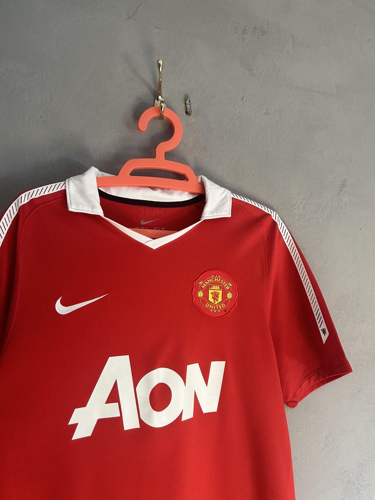 Nike Nike Manchester United 2010/2011 Home jersey Size US M / EU 48-50 / 2 - 2 Thumbnail